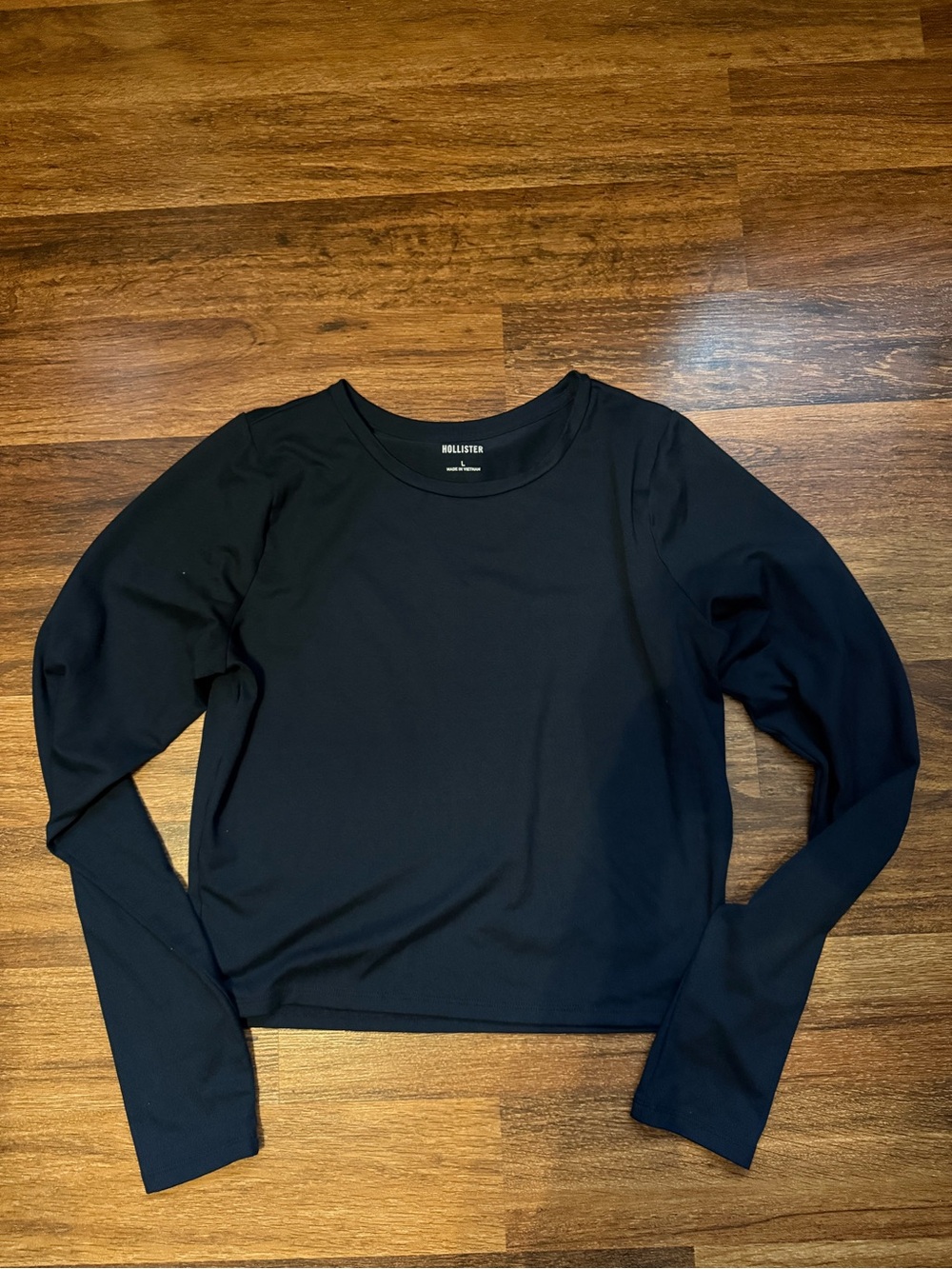 Hollister Black Long-Sleeve Crewneck Tee